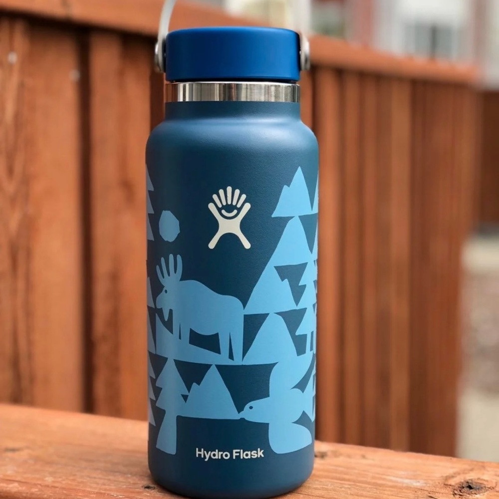 REI Limited Edition Hydro Flask 32 oz Bottle in Stargazer Teal NWT